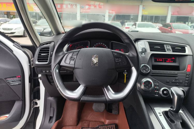 Used DS 5 2013 1.6T Elegant Edition THP160