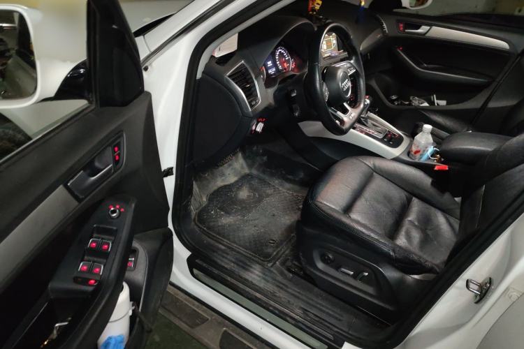 Used Audi Q5 2016 40 TFSI Trendy Edition Interior 3