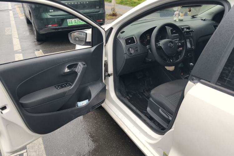 Used Volkswagen Polo 2016 1.6L Automatic Comfort Model