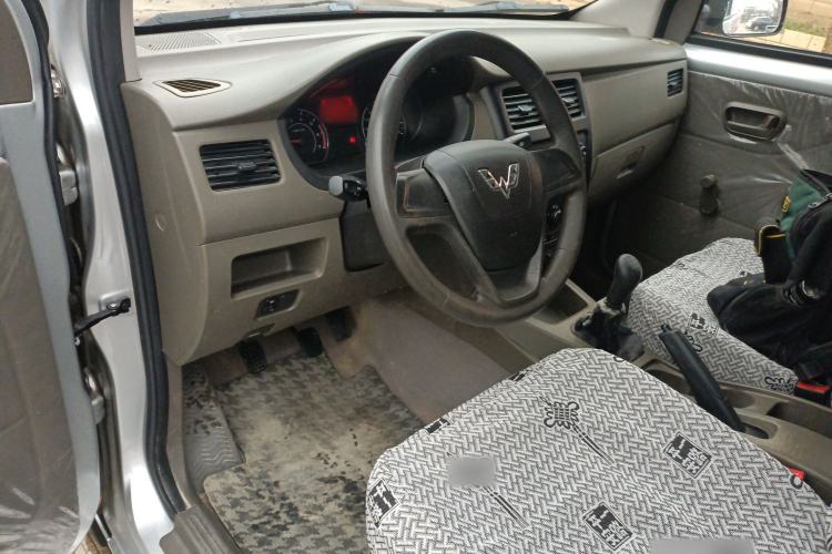 Used Wuling Rongguang V 2019 1.5L Van - Utility Model
