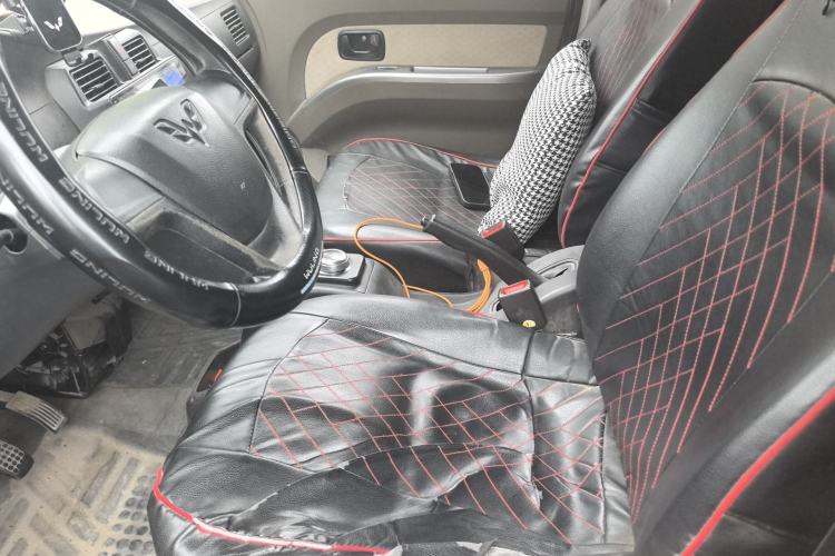 Used Wuling EV50 2021 Van Logistics Vehicle Lishen 41.6kWh Tongyu Electric Control System
