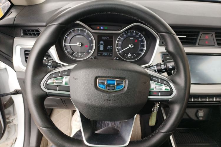 Used Geely Auto Vision X3 2019 Upgraded Model 1.5L Manual Luxury Version
