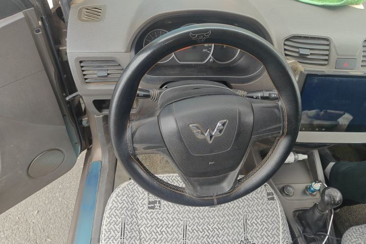 Used Wuling Hongguang 2015 1.5L S Basic Version China V Standard
