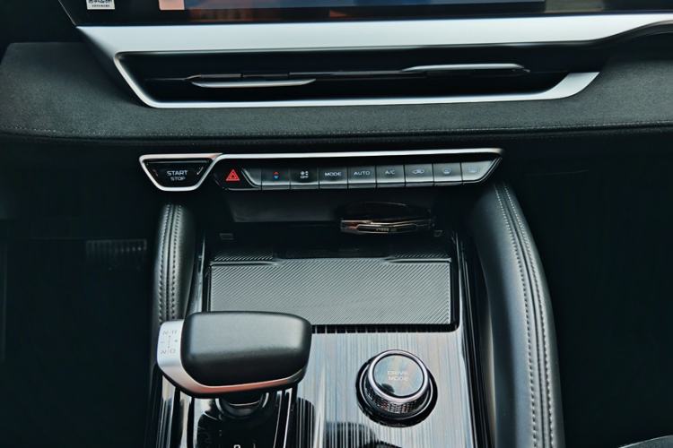 Used Geely Auto Monjaro L 2024 2.0TD High-Power Automatic Two-Wheel Drive Yunqi Version Interior 4