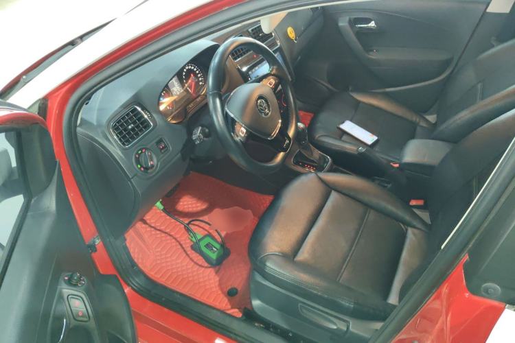 Used Volkswagen Polo 2016 1.6L Automatic Comfort Model
