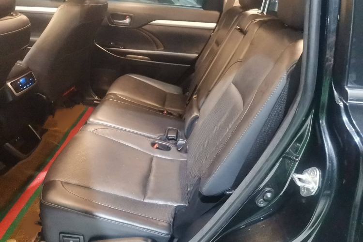 Used Toyota Highlander 2018 2.0T Four-Wheel Drive Luxury Edition 7 Seats China V Emission Standard
