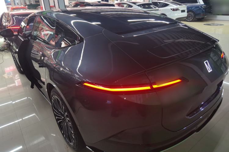 Used Avatr 12 2025 Updated Ultra All-Electric Four-Wheel Drive Exterior 2