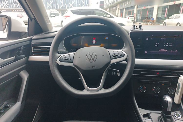 Used Volkswagen Lavida 2023 1.5L Automatic De Yi Edition Steering Wheel