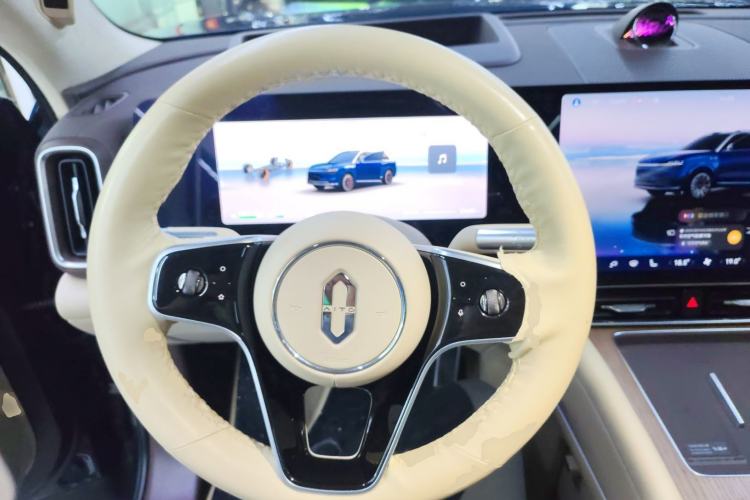 Used Hima AITO M9 2025 Extended-Range Ultra Version 52 kWh 5-Seater Edition Steering Wheel