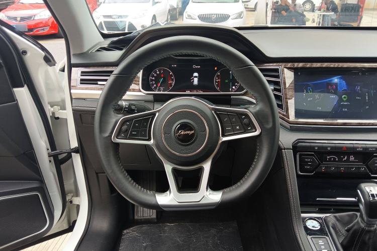 Used Zotye Domy X7 2017 1.8T Manual Luxury Model