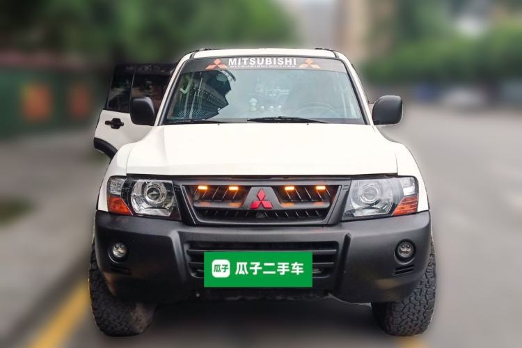 Used Mitsubishi Pajero 2011 V73 3.0L AT GLX
