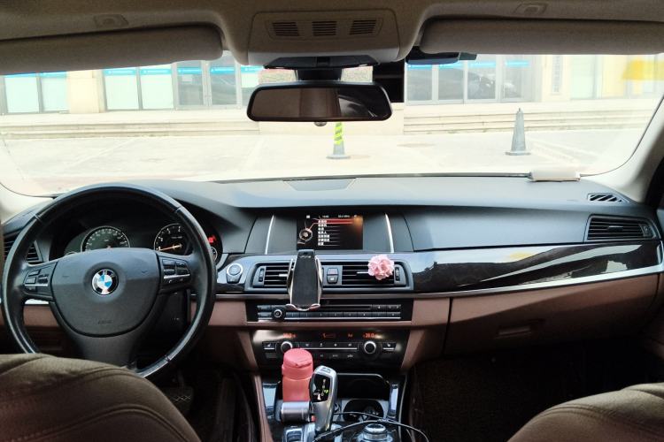 Used BMW 5 Series 2014 525Li Leading Model
