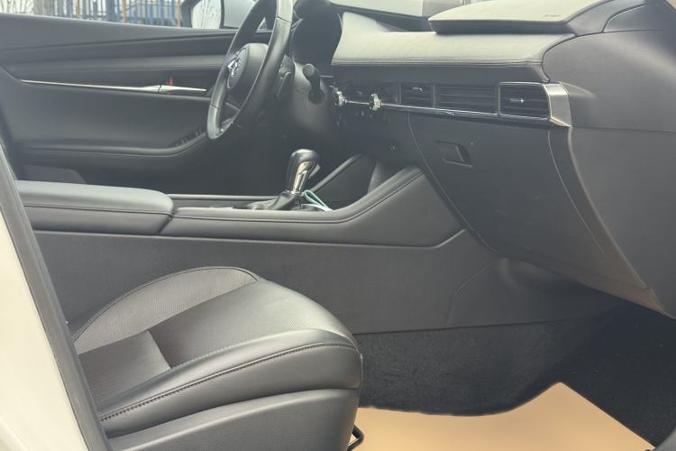 Used Mazda 3 Axela 2021 2.0L Automatic Zhiya Edition Interior 3
