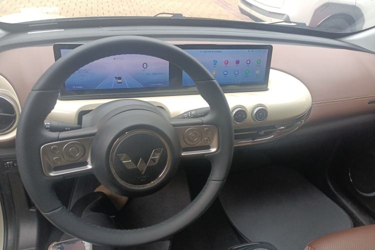 Used Wuling Bingo 2023 410 km Lingxi Deluxe Edition Center Console