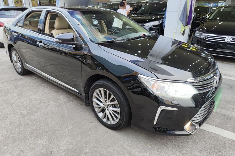 Used Toyota Camry 2016 2.5G 10th Anniversary Deluxe Navigation Edition Front Right 45 Deg