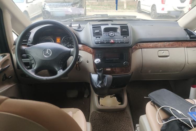 Used Mercedes-Benz Viano 2010 2.5L Prestige Edition Center Console