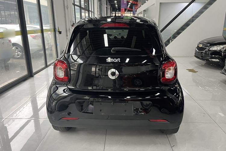 Used smart forfour 2016 1.0L 52 kW Dynamic Edition
