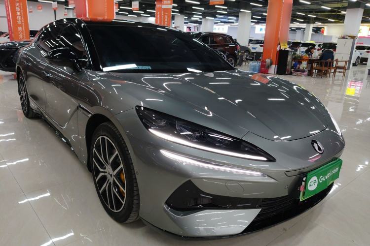 Used Denza Z9GT 2024 1100 Four-Wheel Drive Max Edition Front Right 45 Deg