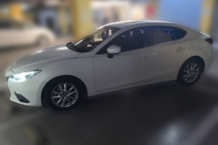 Used Mazda 3 Axela 2016 Sedan 1.5L Automatic Luxury Model