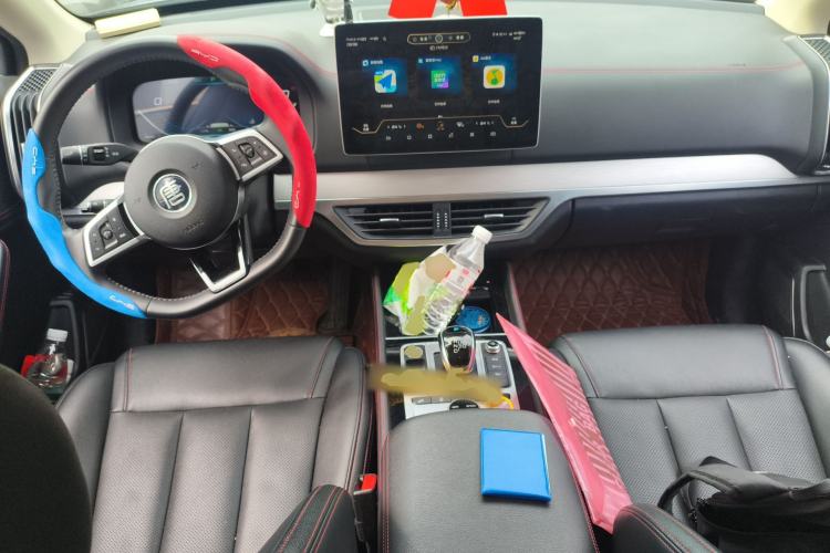 Used BYD Tang New Energy 2019 EV600 Two-Wheel Drive Smart Connectivity Deluxe Model Center Console