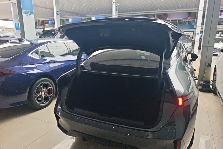 Used Lynk & Co 07 2024 EM-P 126 Long-Range Halo
