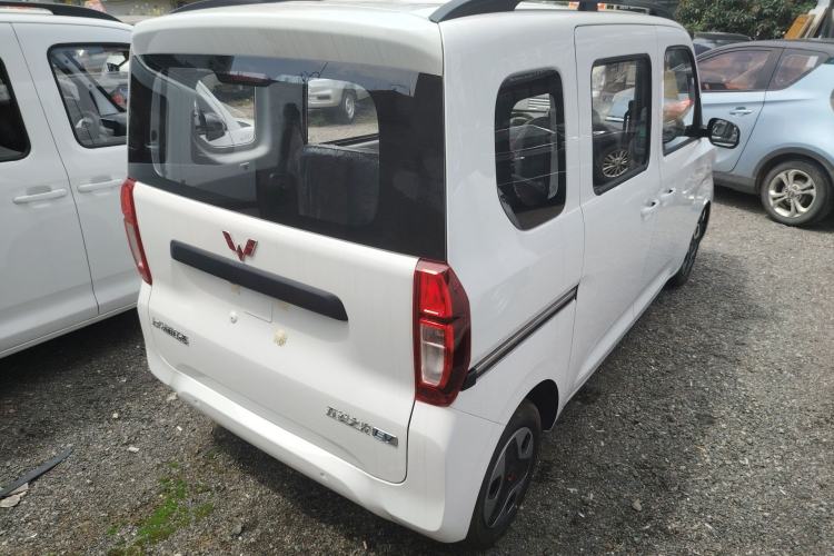Used Wuling Zhiguang New Energy 2025 Model 305km Ambitious Edition Rear Right 45 Deg