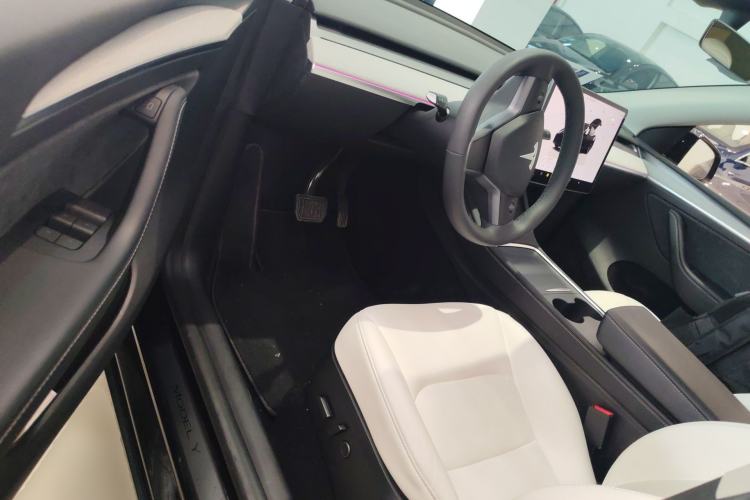 Used Tesla Model Y 2023 Rear-Wheel-Drive Version Driver Seat