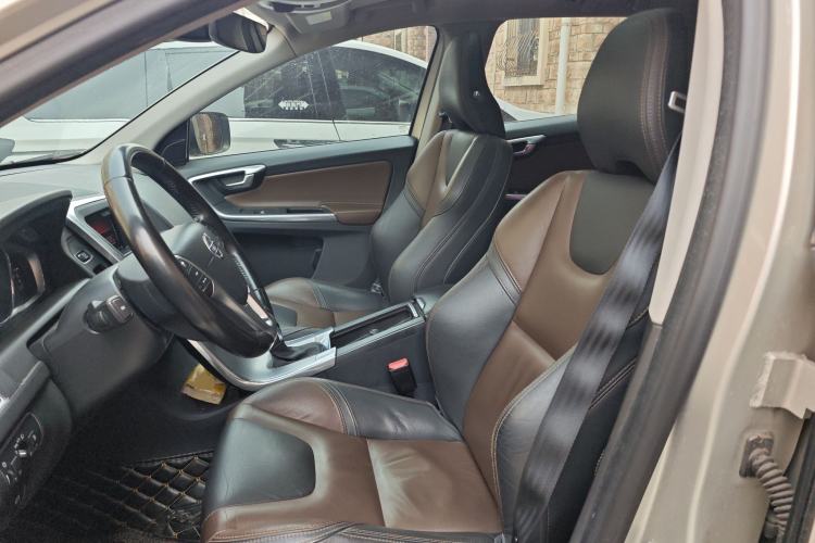 Used Volvo XC60 2017 T5 AWD Smart Upgrade Edition
