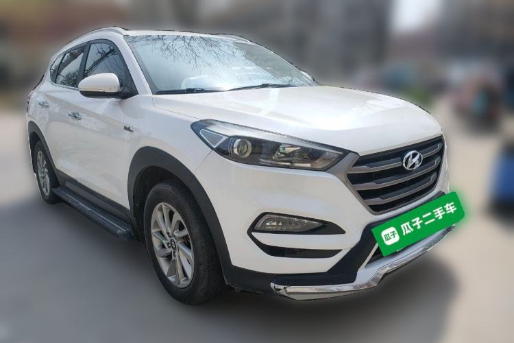 Used Hyundai Tucson 2015 1.6T Dual-Clutch Two-Wheel-Drive Smart Model Front Right 45 Deg