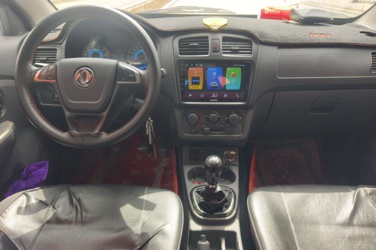 Used Dongfeng Fengon 330 2019 1.5L Manual Utility Grade I China VI Center Console