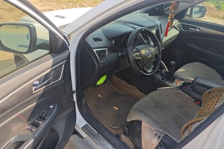 Used CHANGAN CS75 2014 2.0L Manual Luxury Version China IV Standard
