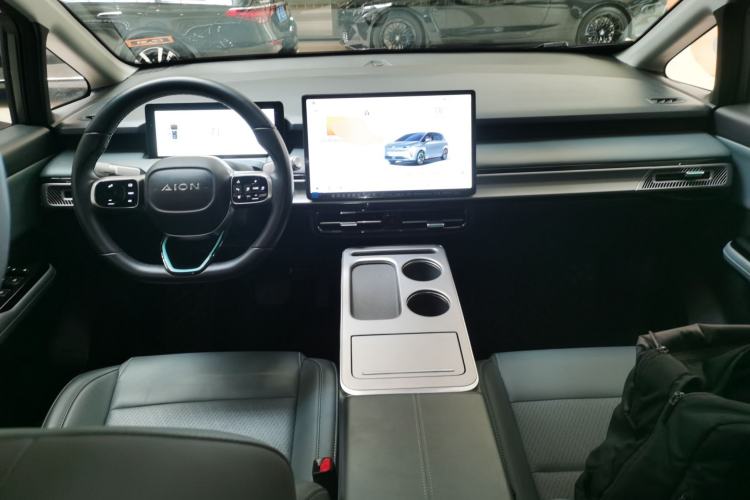 Used AION Y 2023 Younger Center Console