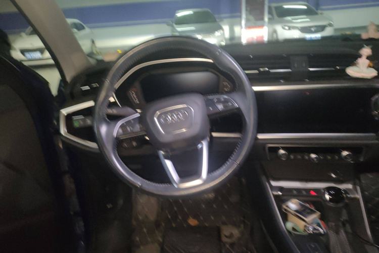 Used Audi Q3 2021 35 TFSI Progressive Dynamic Edition
