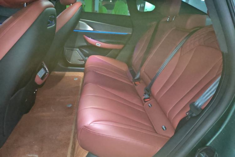 Used EXEED Star Era ES 2025 Pure Electric Pro Urban Driving Assistance 77 kWh Left Rear Seat