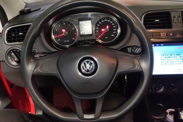 Used Volkswagen Polo 2014 1.6L Automatic Comfort Edition Steering Wheel