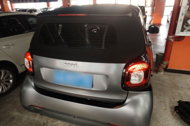 Used smart fortwo 2016 0.9T 66 kW Convertible Pioneer Edition
