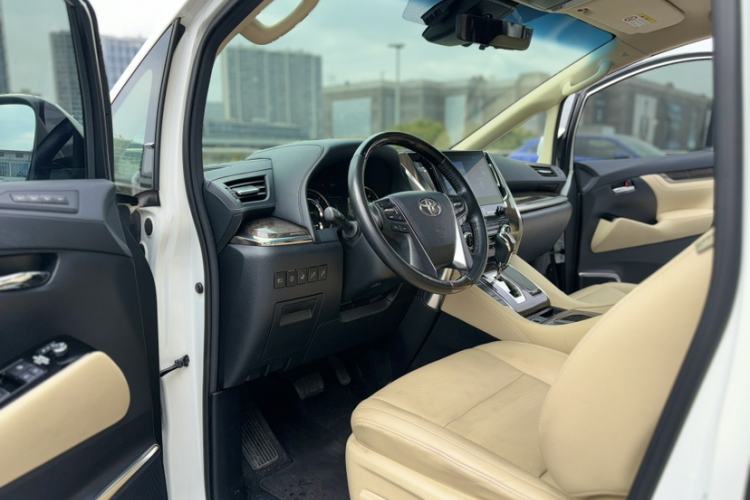 Used Toyota Vellfire 2021 Crown Dual-Engine 2.5L HV Supreme Edition Interior 8