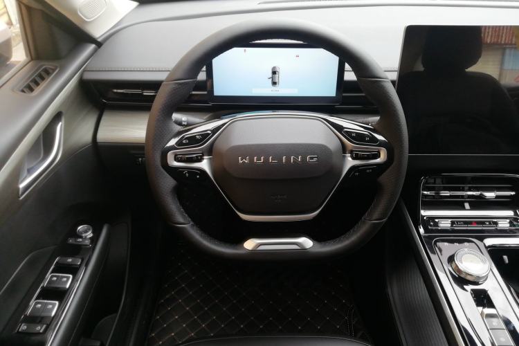 Used Wuling Xingguang 2024 Co-Creation Edition 510 Advanced Model
