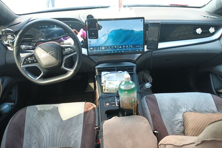 Used BYD Seal 07 DM-i 2025 DM-i 1.5L 125km Luxury Model Center Console