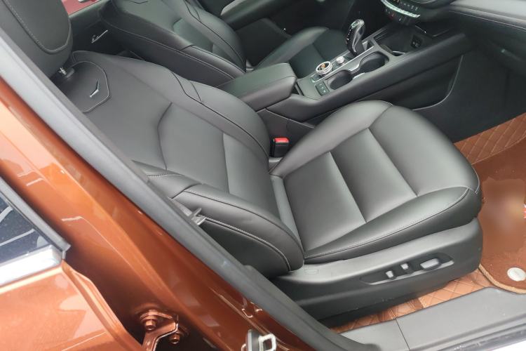 Used Cadillac XT4 2018 28T Two-Wheel Drive Leading Version
