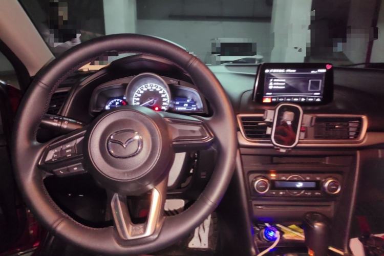 Used Mazda 3 Axela 2017 Sedan 1.5L Automatic Luxury Model Emission Standard China V Steering Wheel