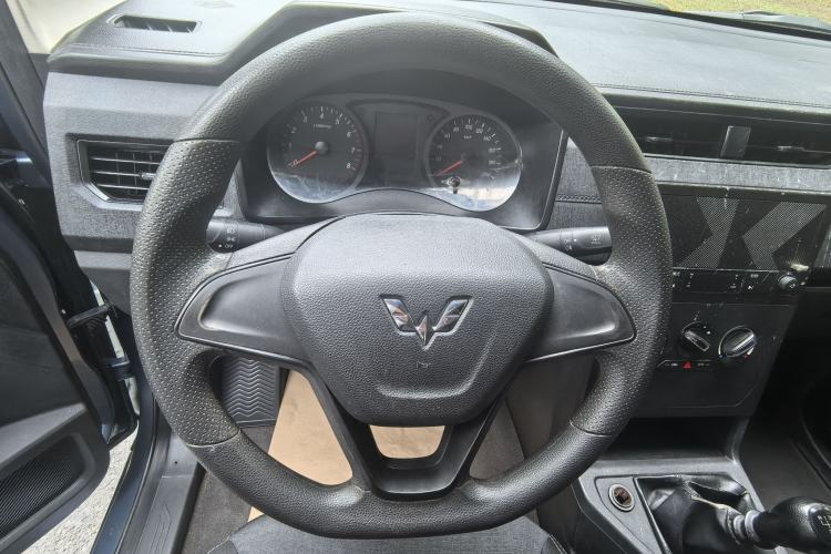 Used Wuling Hongguang PLUS 2020 1.5L Manual Standard Edition 5 Seats