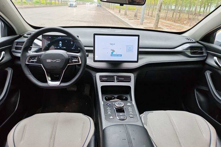Used BYD Destroyer 05 2024 HONOR Edition DM-i 55KM Luxury Model Center Console
