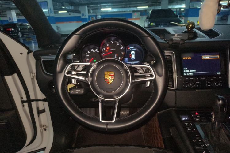 Used Porsche Macan 2014 Macan 2.0T Steering Wheel