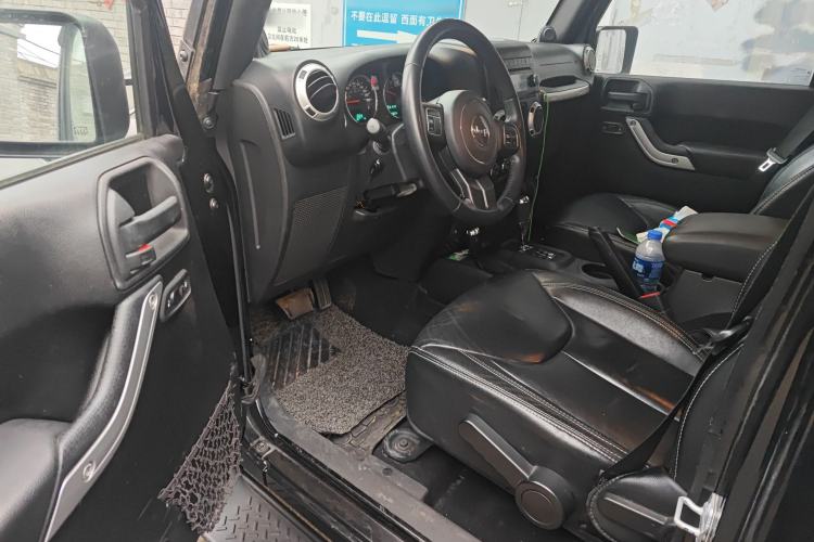 Used Jeep Wrangler 2013 3.6L Sahara Four-Door Edition
