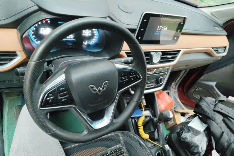 Used Wuling Hongguang S3 2018 1.5L Manual Luxury Model China V Standard Center Console