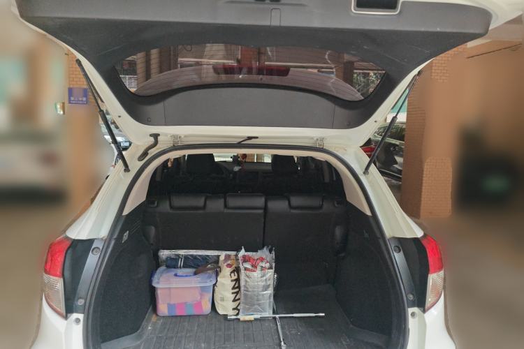 Used Honda Vezel 2020 1.5L CVT Pioneer Edition Trunk