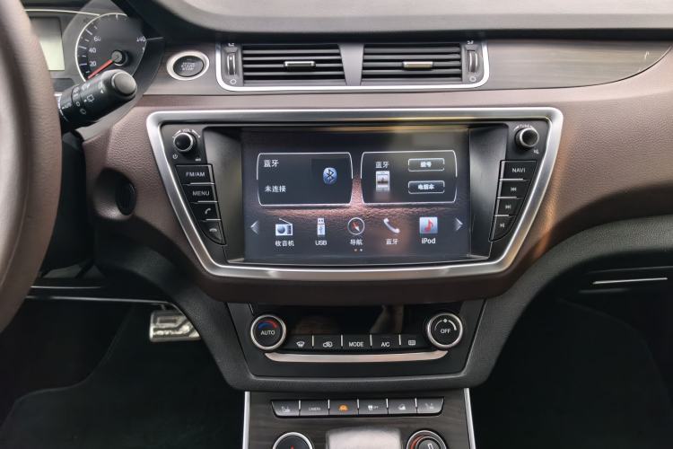 Used Land X7 2016 2.0T Panoramic Prestige Edition Audio And AC Panel