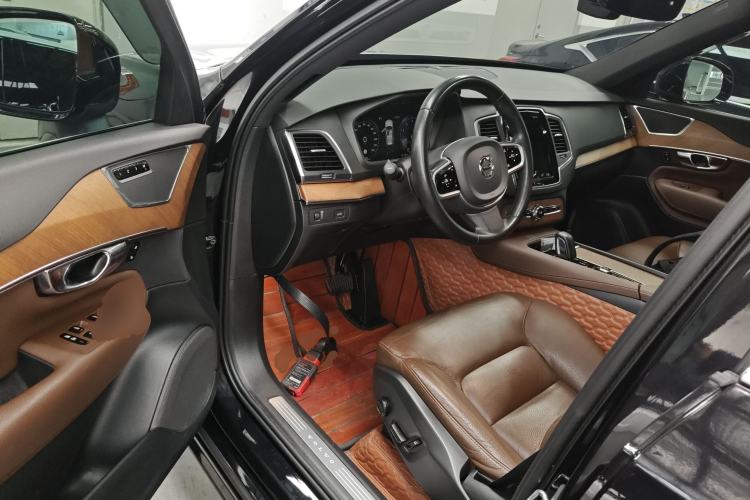 Used Volvo XC90 2021 B5 SmartDrive Luxury Edition 5-seater Driver Seat