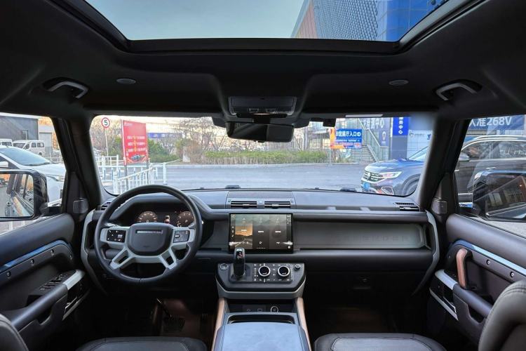 Used Land Rover Defender 2023 Facelift 110 3.0T P400 X-DYNAMIC HSE Roof